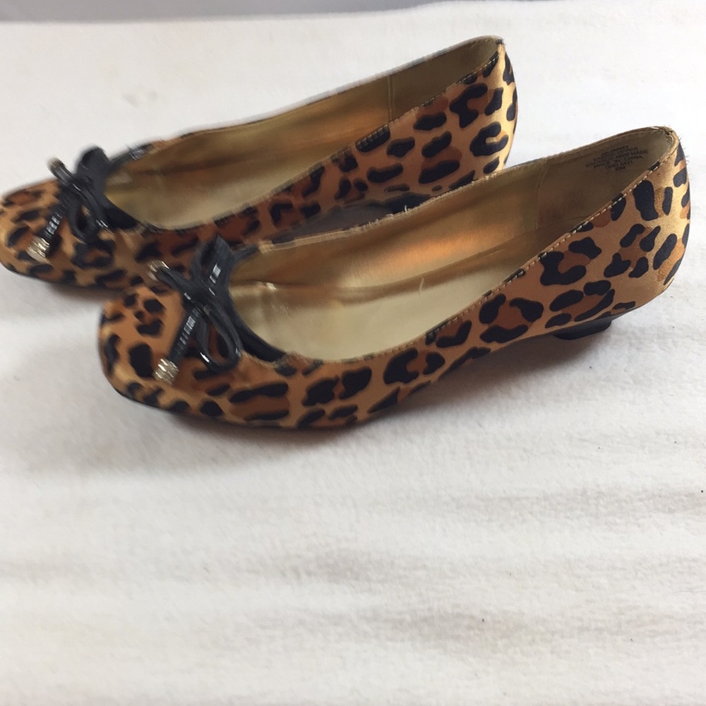 Anne Klein 2 Animal Print Shoes Size 61/2